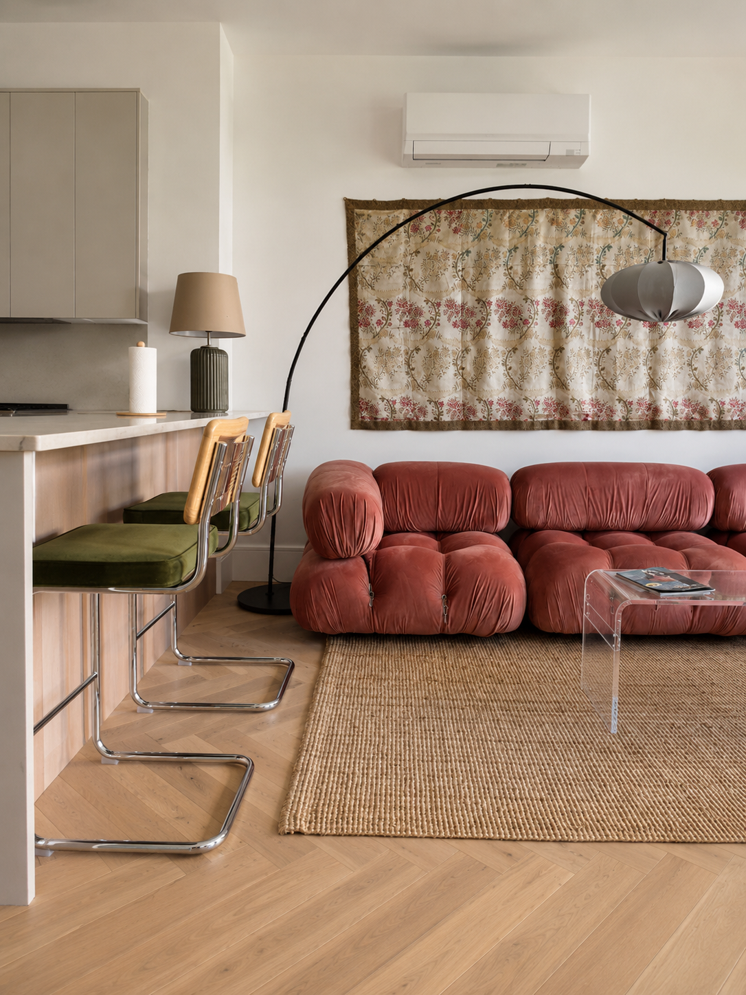 Gramercy Flat — Kitchen Bar Detail